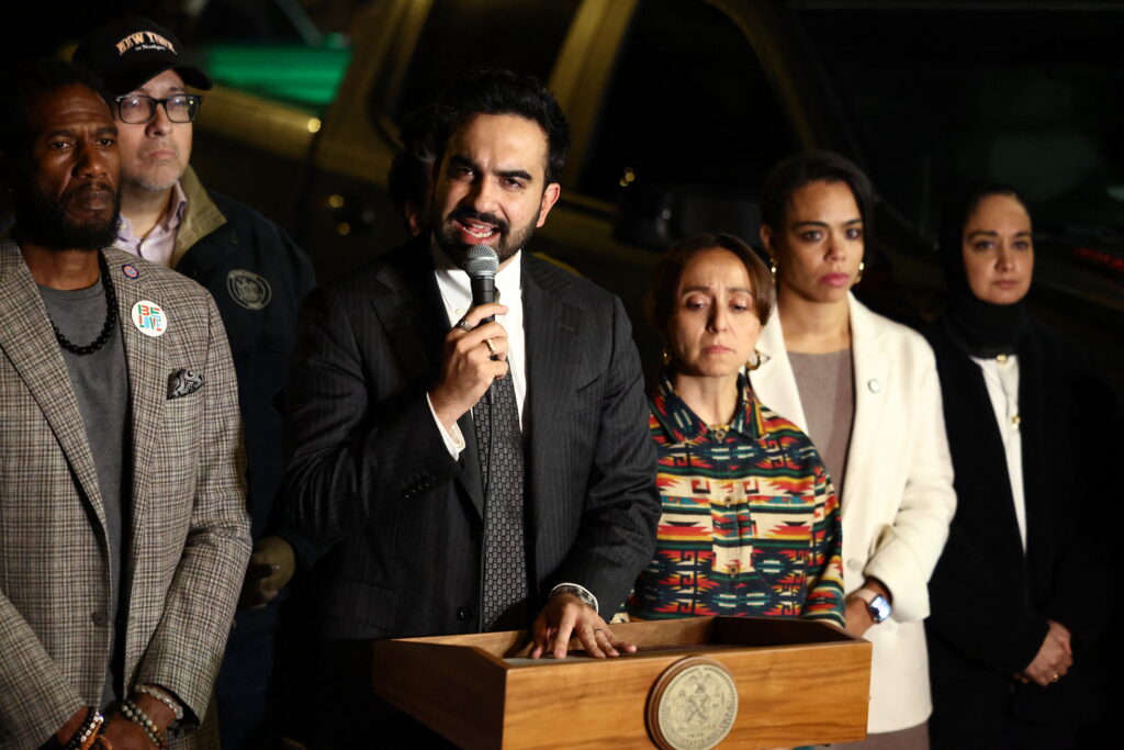 Mamdani and 100+ NY officials urge parking lot owners to ban ICE