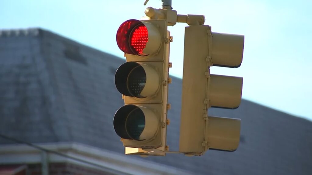 NYC installs red light cameras at 600 intersections, reaching state-law maximum