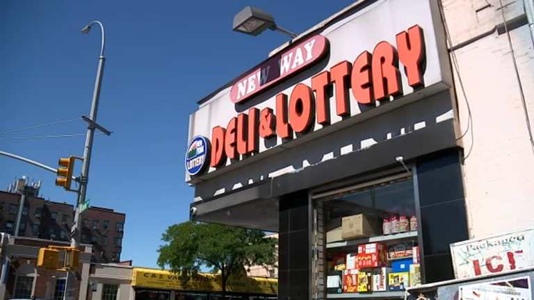 Bodega owners back effort to expand alcohol sales in New York City